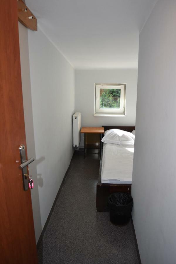 Baltic Hostel กดัญสก์ ภายนอก รูปภาพ