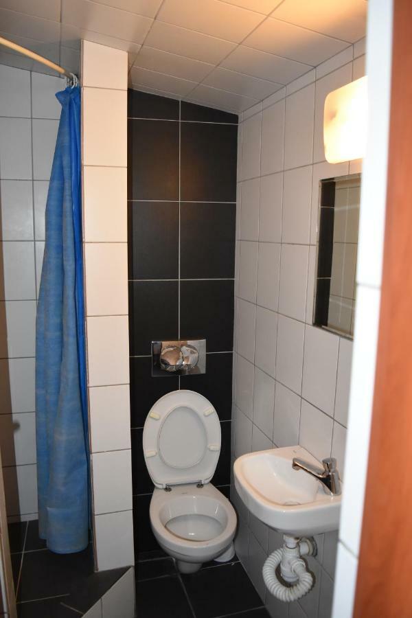Baltic Hostel กดัญสก์ ภายนอก รูปภาพ