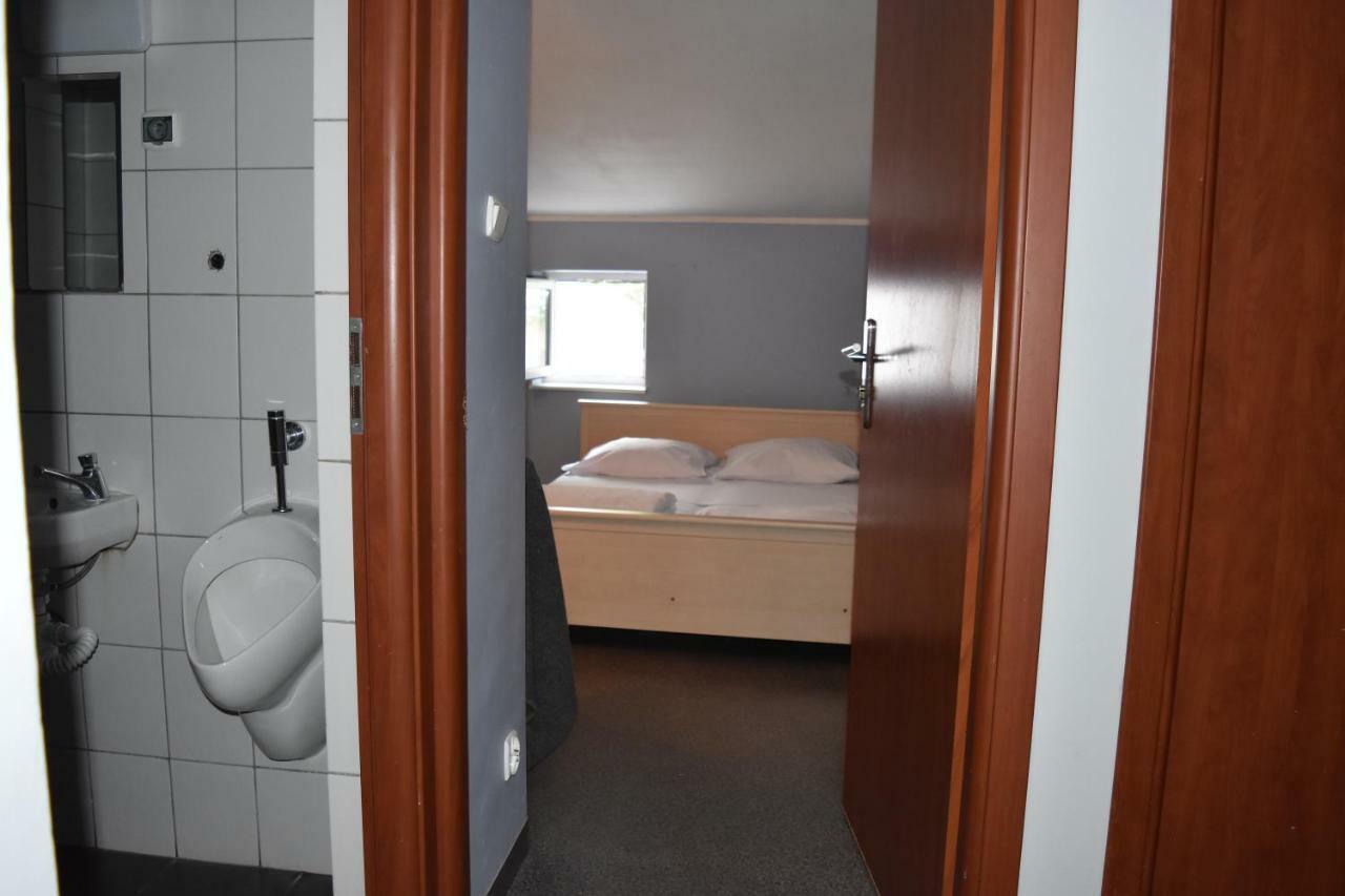 Baltic Hostel กดัญสก์ ภายนอก รูปภาพ