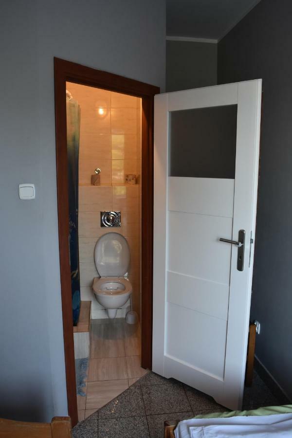 Baltic Hostel กดัญสก์ ภายนอก รูปภาพ